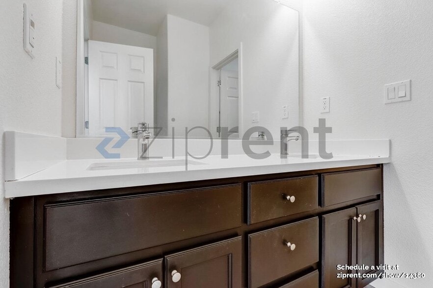Building Photo - 1830 Yellowwood Ave