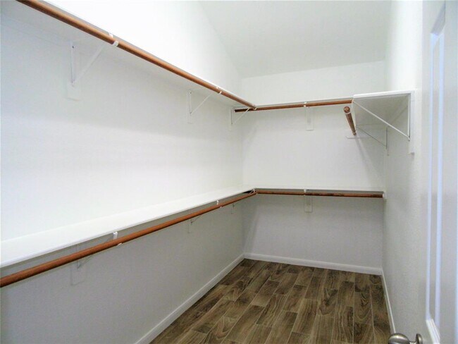 Building Photo - 2115 Summit Meadow Dr