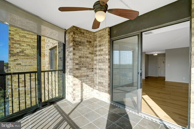 Building Photo - 5904 Mt Eagle Dr