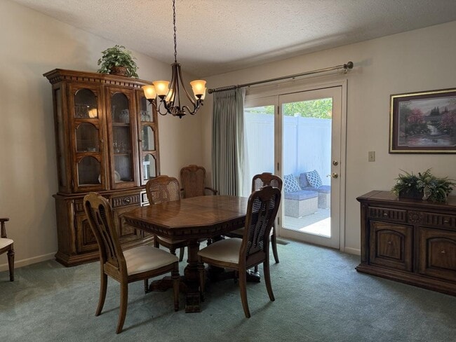 Building Photo - 596 Forest Creek Dr
