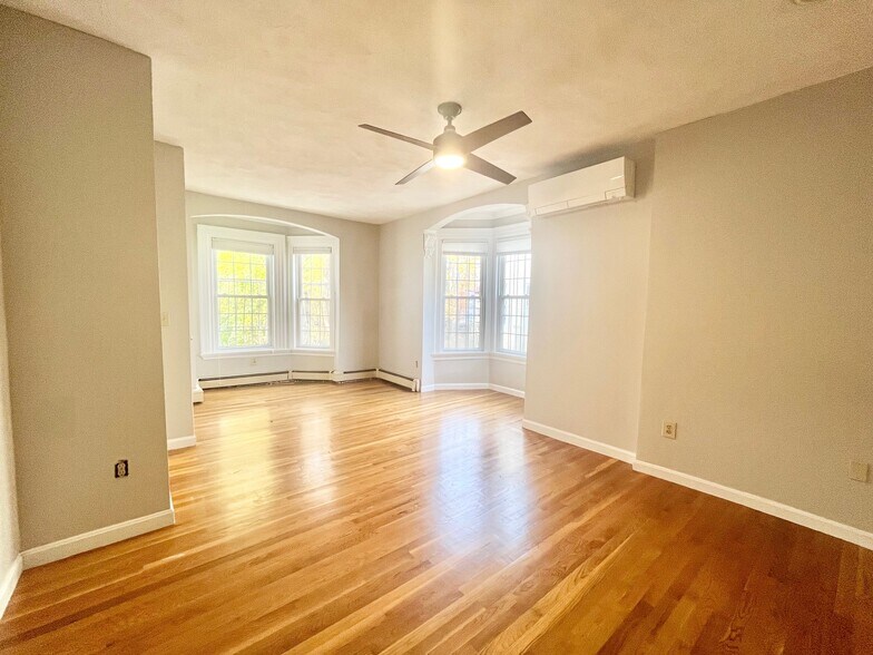 Building Photo - 120 Highland St