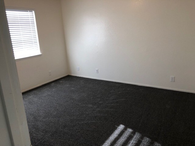 Building Photo - 345 S Sunset St