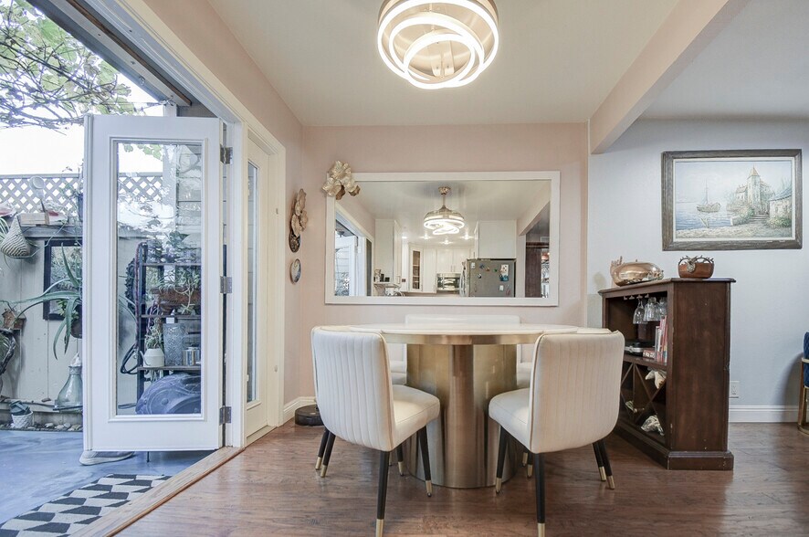 Building Photo - 11 Seamist Ct