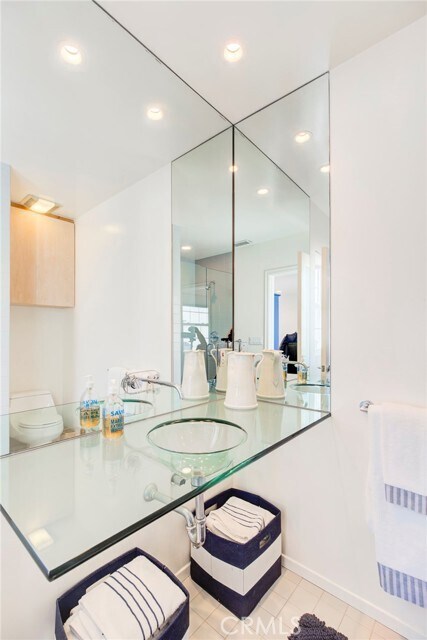 Building Photo - 333 3rd St