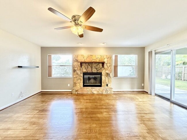 Building Photo - 2701 56th Ln N