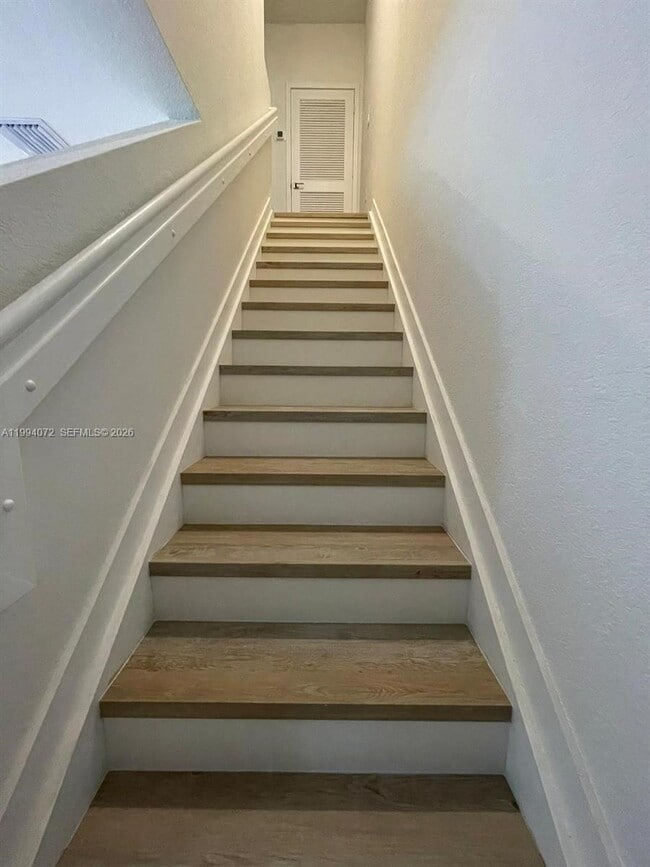 Building Photo - 456 NE 4th St