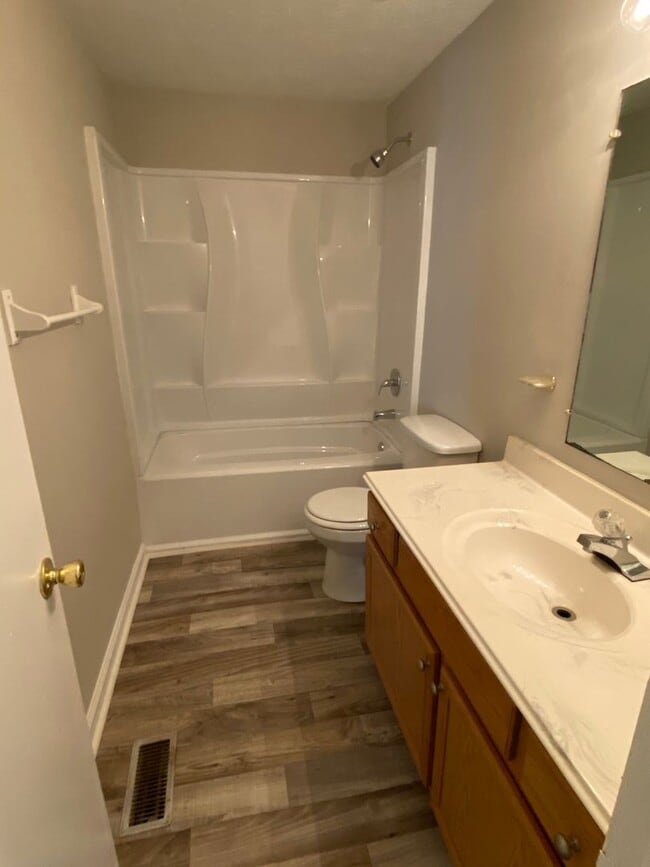 Building Photo - Total Electric 3 Bedroom 1.5 Bath Home