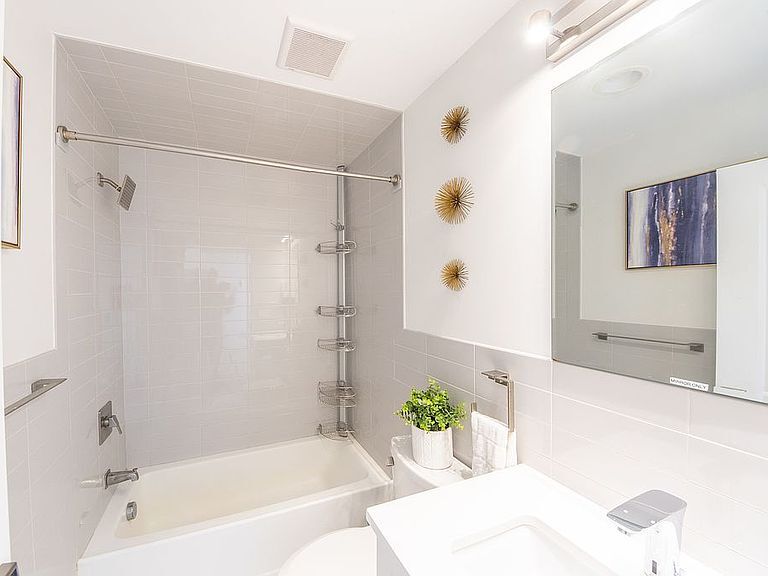 Building Photo - 201 Catherine St