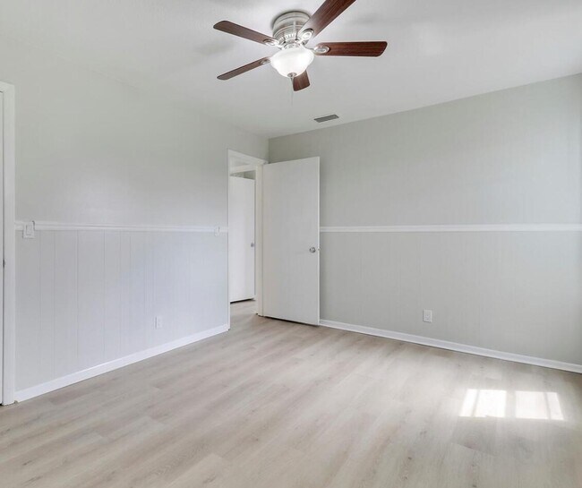 Building Photo - 8810 SE Hobe Ridge Ave