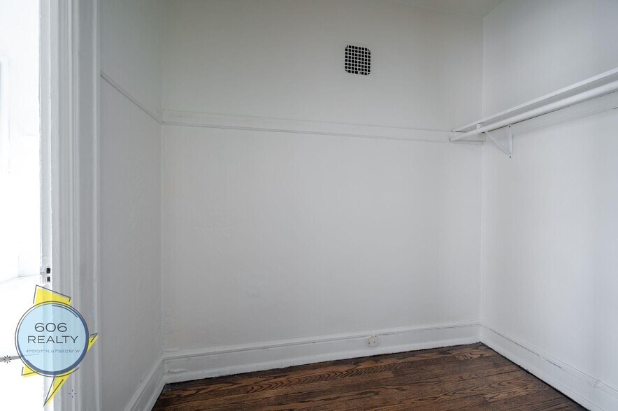 Building Photo - 4901 N Christiana Ave