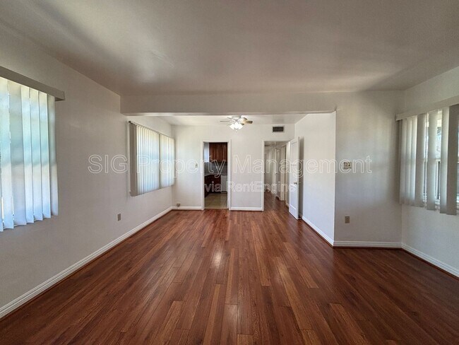 Building Photo - 629 W Glenoaks Blvd