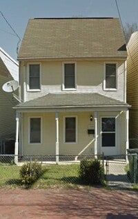 Building Photo - 1208 W Clay St