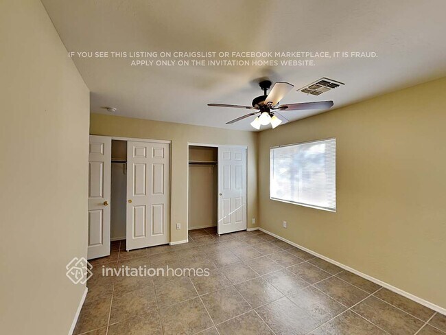 Building Photo - 22059 W Solano Dr