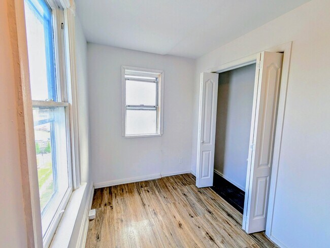 Building Photo - 416 Guilford Ave