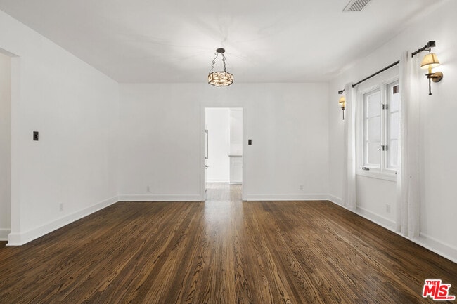 Building Photo - 451 Westmount Dr