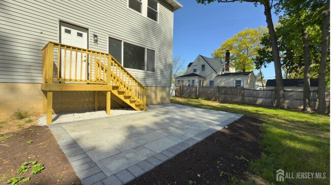 Building Photo - 412 Ryders Ln