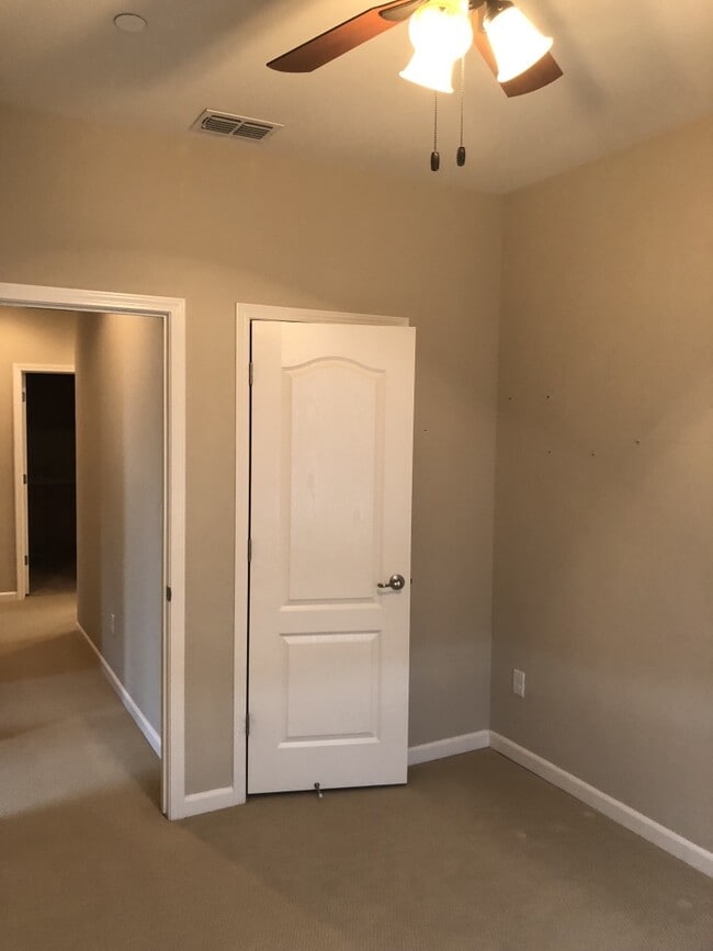 Building Photo - 5 bedroom Whitney Ranch Beauty! Walking di...