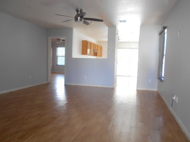 Building Photo - 4-Bedroom Rental Home with Modern Amenities