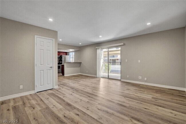 Building Photo - 5240 Indian River Dr