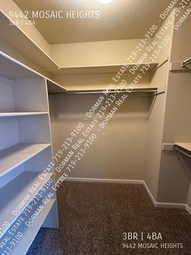 Building Photo - 9442 Mosaic Heights