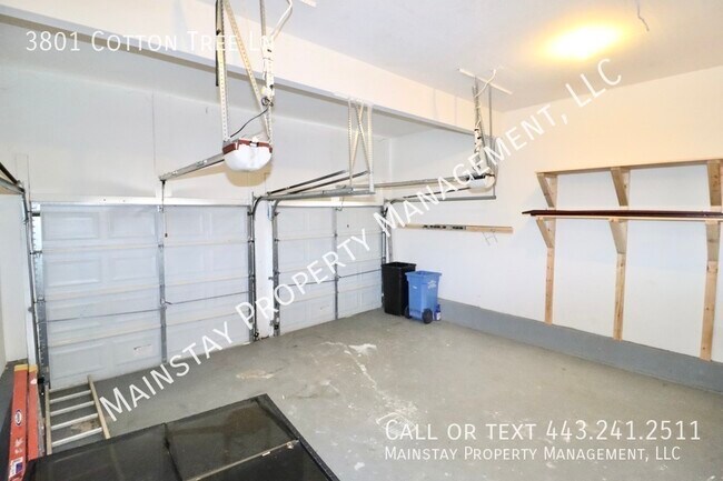 Building Photo - Beautiful 5 Bedroom SFH in Family Friendly...