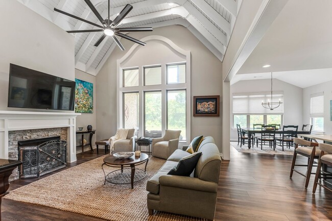 Building Photo - Spotless rental home in the highly sought-after McDaniels neighborhood in College Grove