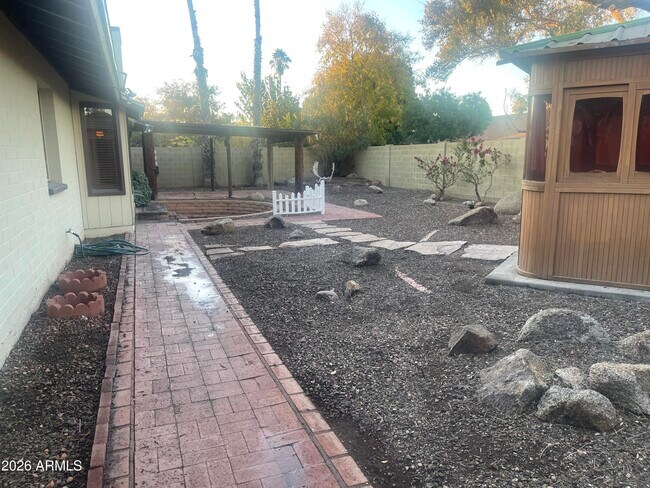 Building Photo - 508 E Angela Dr