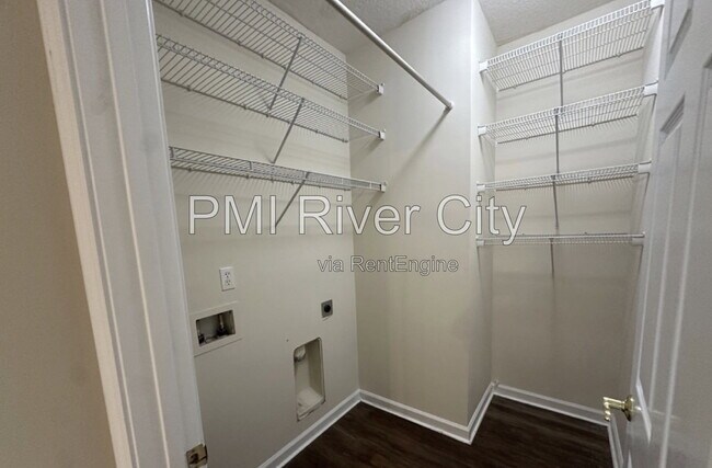 Building Photo - 3553 Silver Bluff Blvd