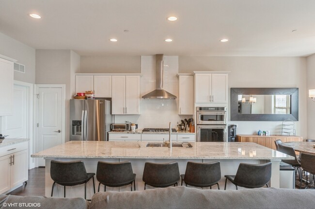 Building Photo - 206 Belmont Dr