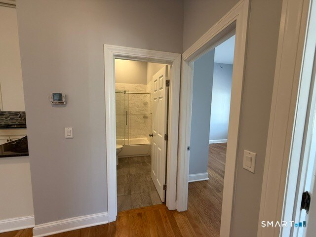 Building Photo - 2067 Barnum Ave