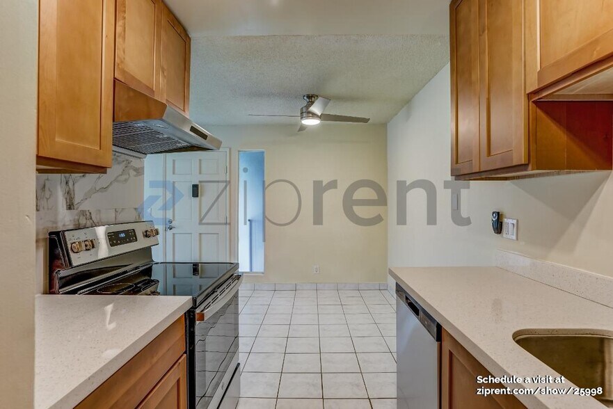 Building Photo - Unit 12