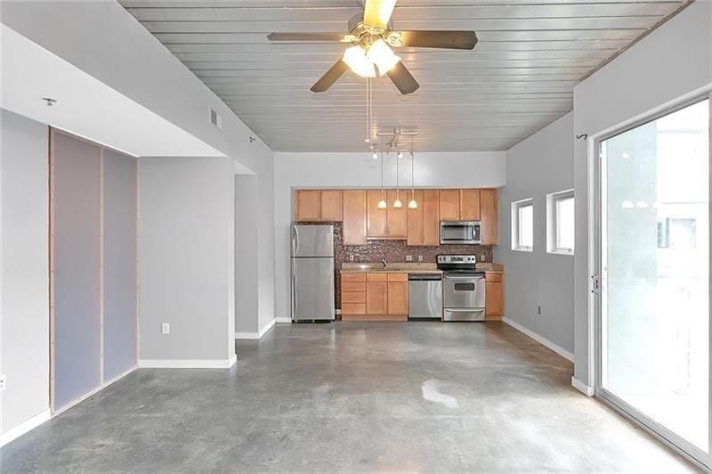 Building Photo - 620 Glen Iris Dr NE