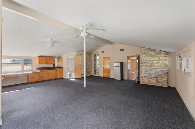 Building Photo - 3309 Westhill Dr