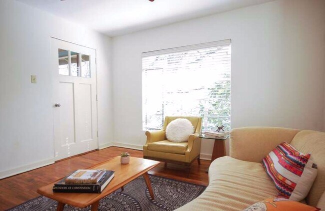 Building Photo - J01