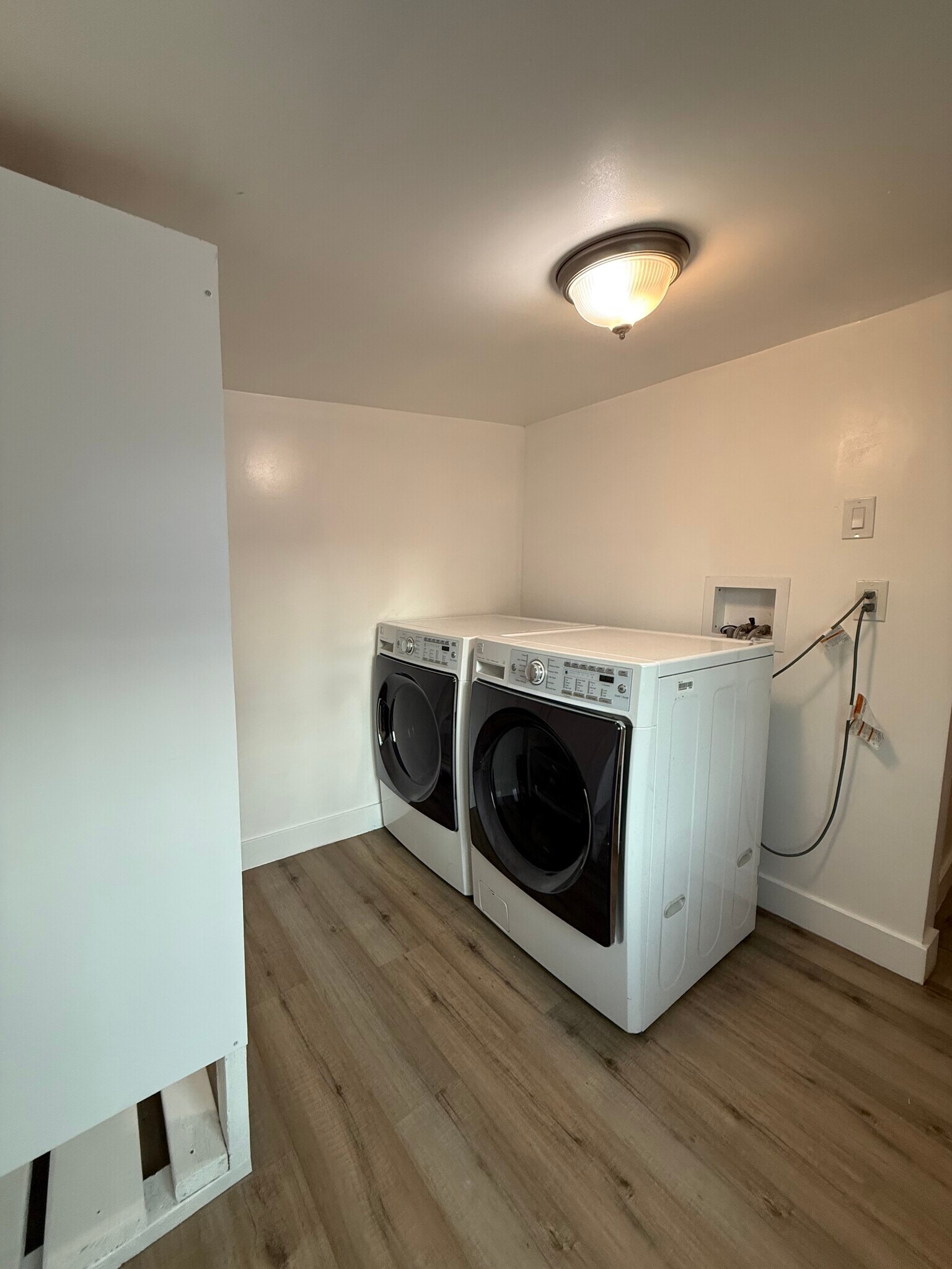 Laundry room - 1437 W 60th Pl