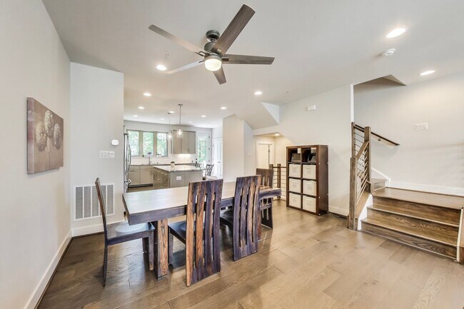 Building Photo - Stunning Contemporary Townhome - 4 Bedroom...