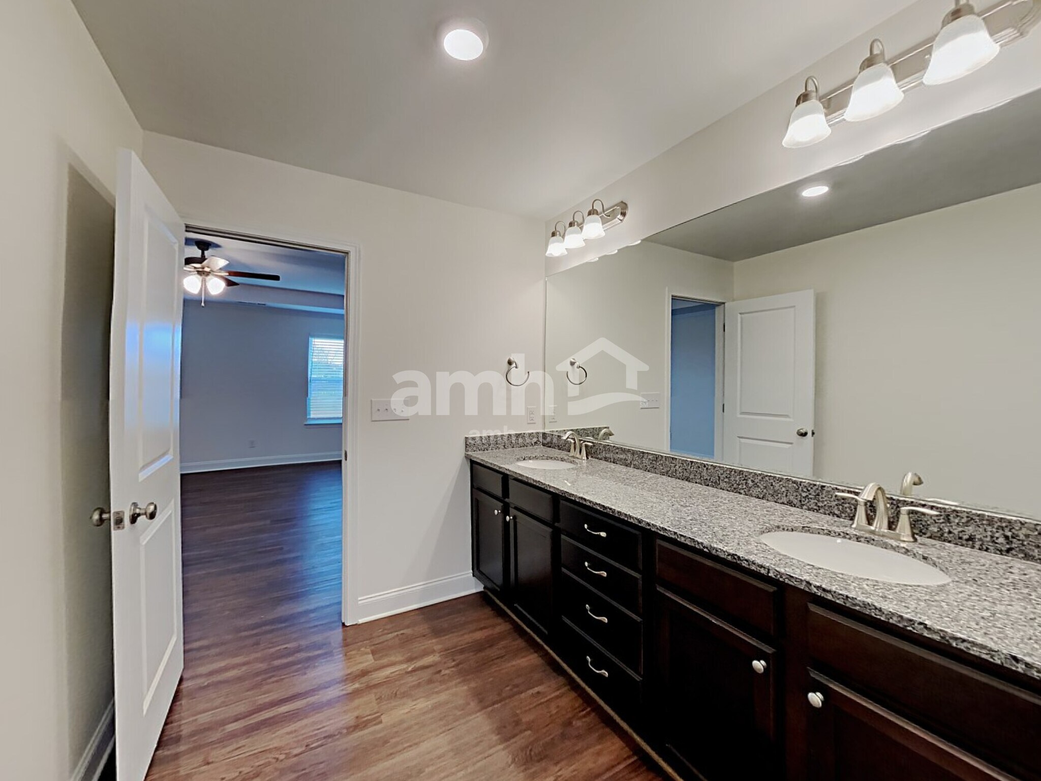 Building Photo - 4860 Chutney Dr