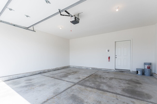 Building Photo - 2368 Concord Dr