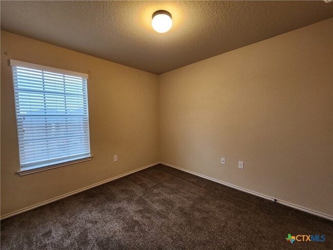 Building Photo - 622 Creekside Cir