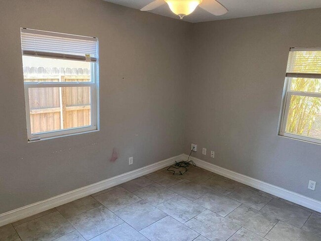 Building Photo - 1924 Elizabeth St