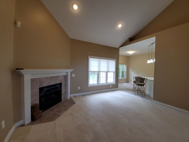 Building Photo - Beautiful Home in Saint James Woods