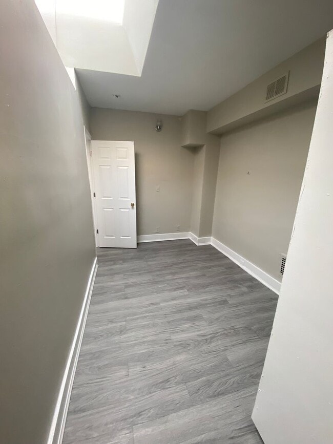 Building Photo - 351 Greenmount Ave