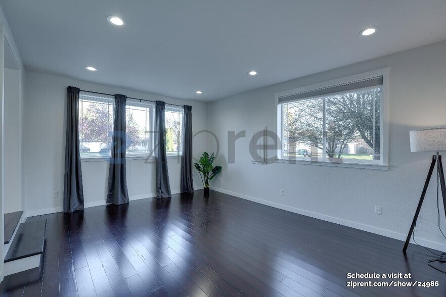 Building Photo - 732 Natalie Pl