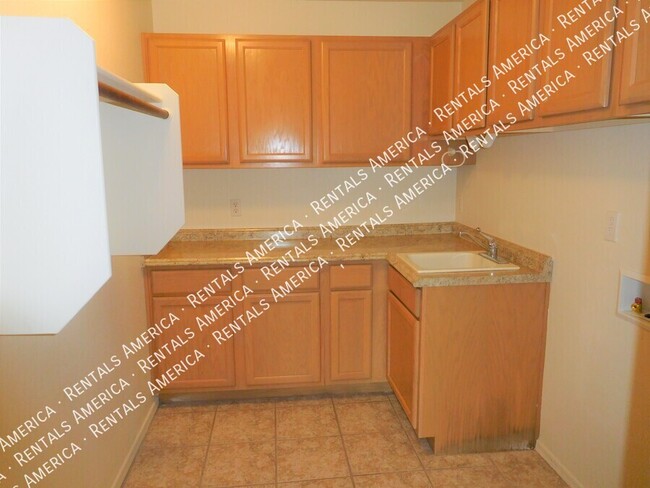 Building Photo - 5747 N 105th Ln