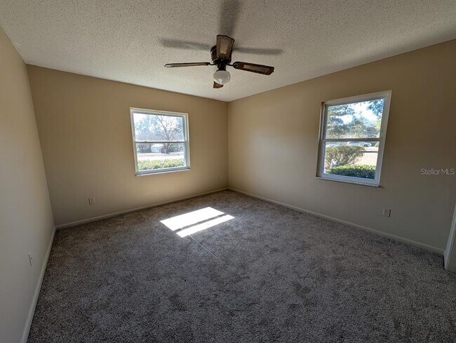 Building Photo - 149 SW Blueberry Pl