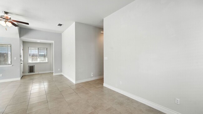 Building Photo - 490 Nautical Lp