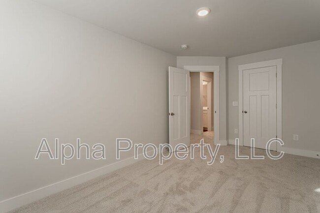 Building Photo - 1508 Rivermeade Dr