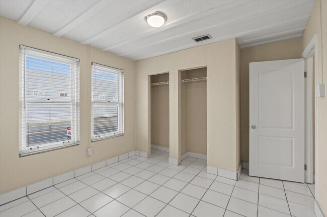 Building Photo - 137 Riberia St