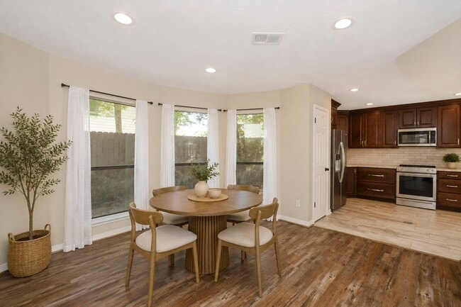 Building Photo - 12518 Dolgo Dr