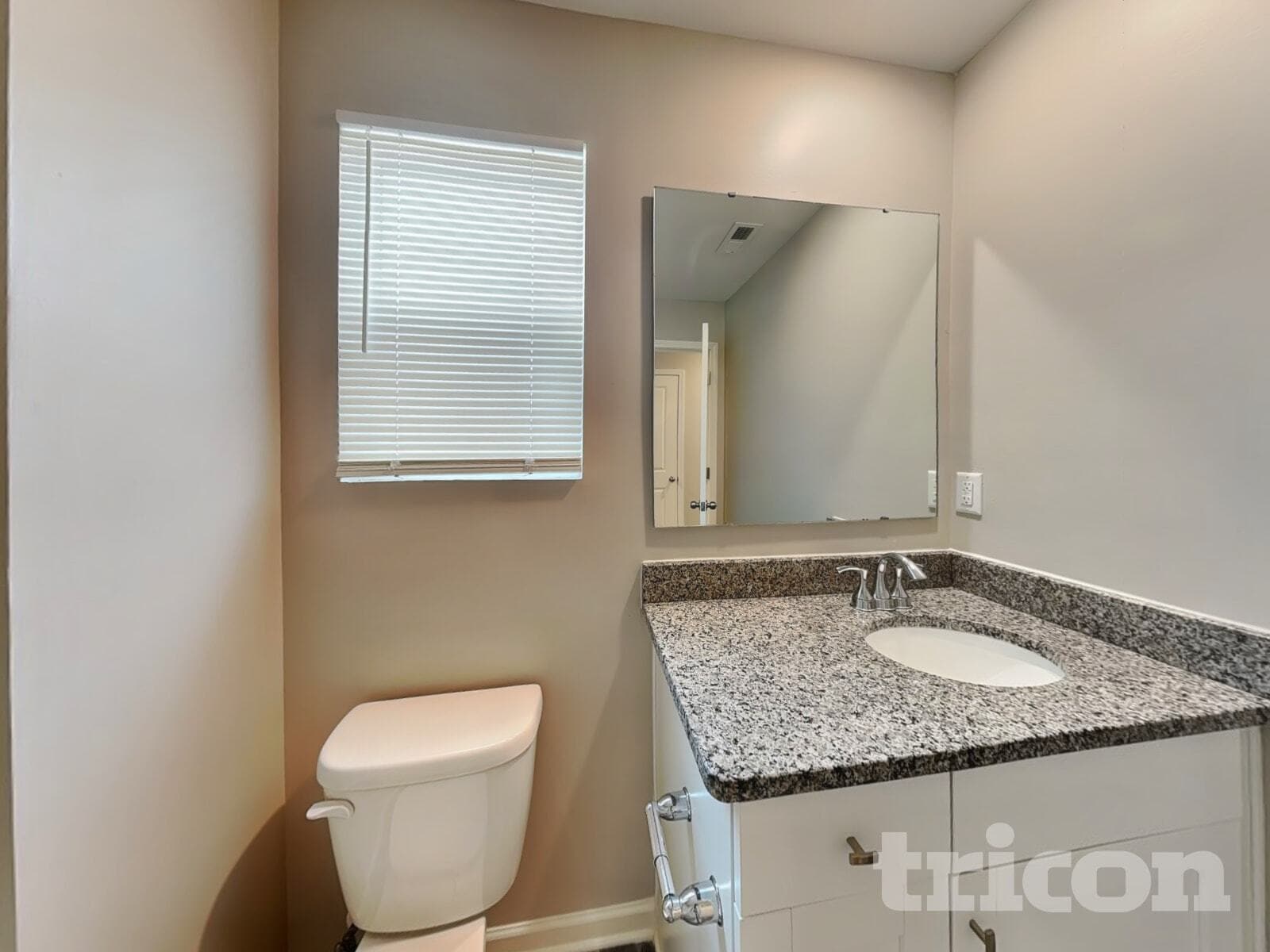 Building Photo - 808 Caper St